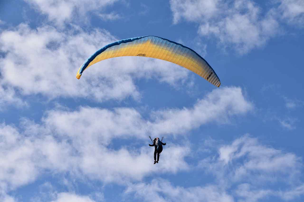 Paragliding